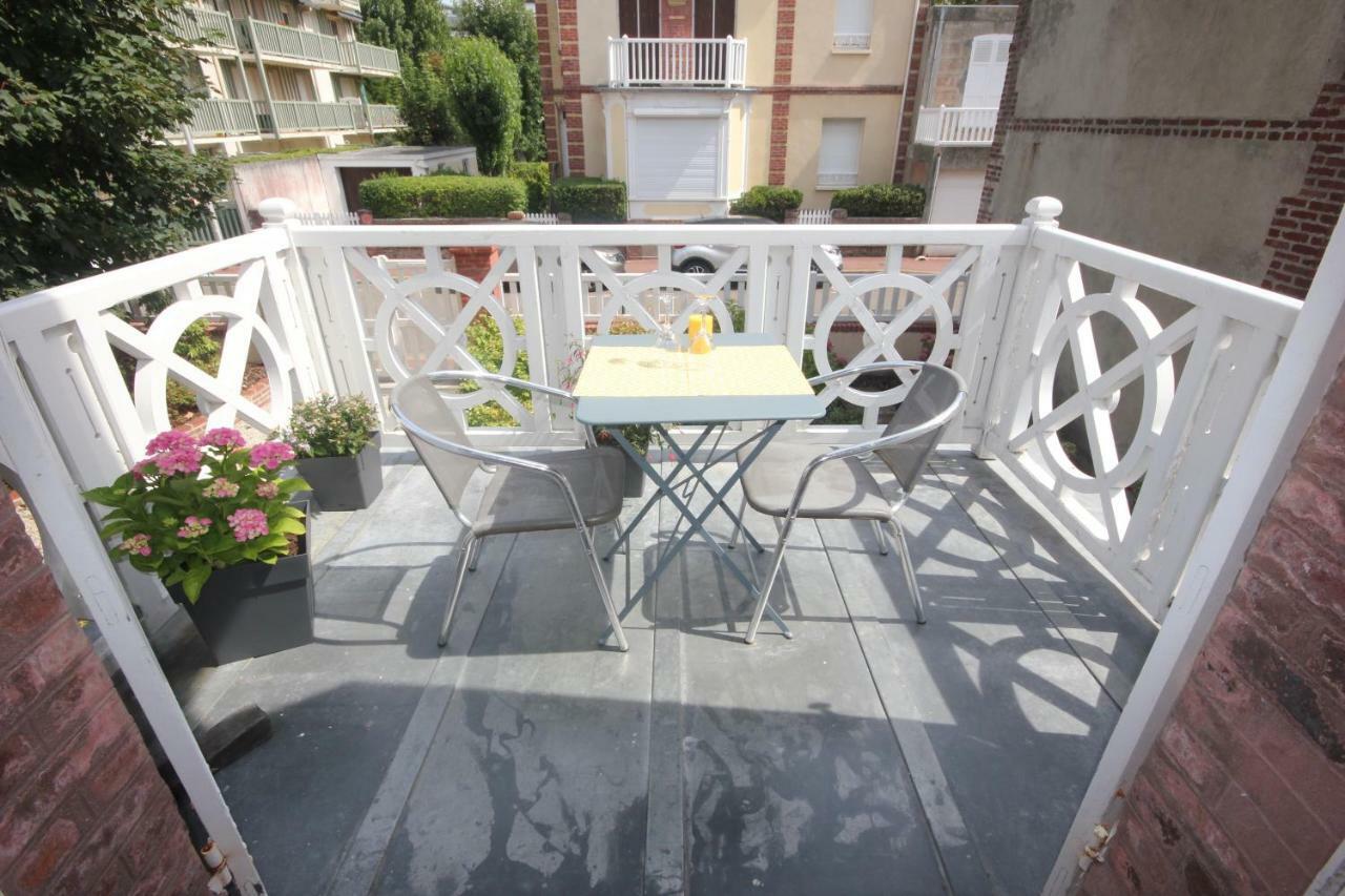 Studio + Terrasse Centre-Ville Villers Sur Mer Apartment Ngoại thất bức ảnh